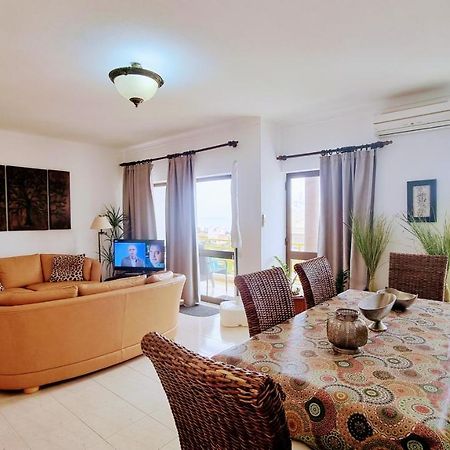 Apartmento Praia Da Dona Ana Lagos Luaran gambar