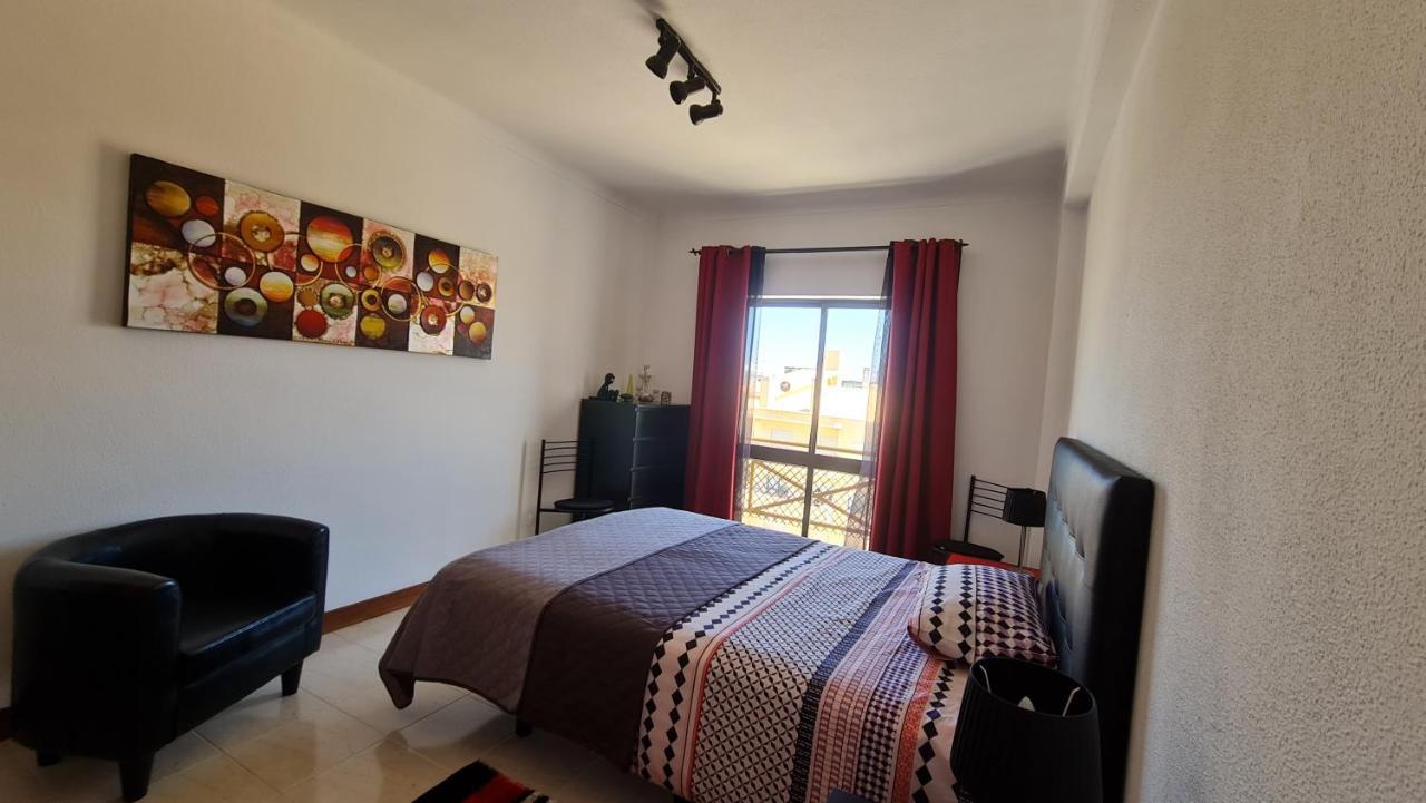 Apartmento Praia Da Dona Ana Lagos Luaran gambar