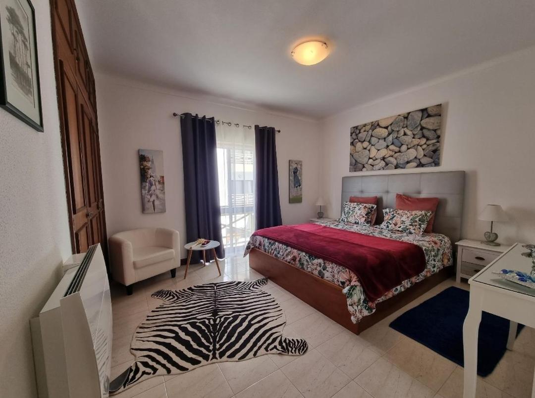 Apartmento Praia Da Dona Ana Lagos Luaran gambar