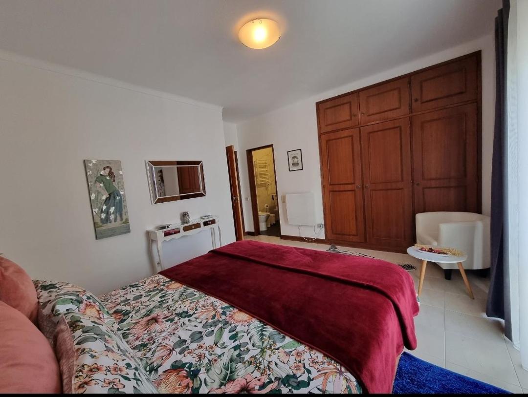Apartmento Praia Da Dona Ana Lagos Luaran gambar