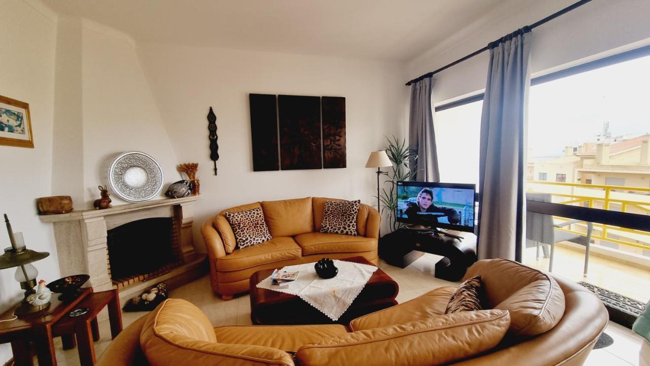 Apartmento Praia Da Dona Ana Lagos Luaran gambar