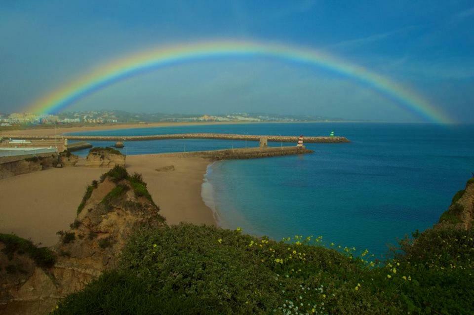 Apartmento Praia Da Dona Ana Lagos Luaran gambar